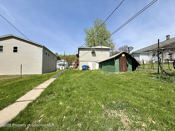 3rd image of 146 6th St