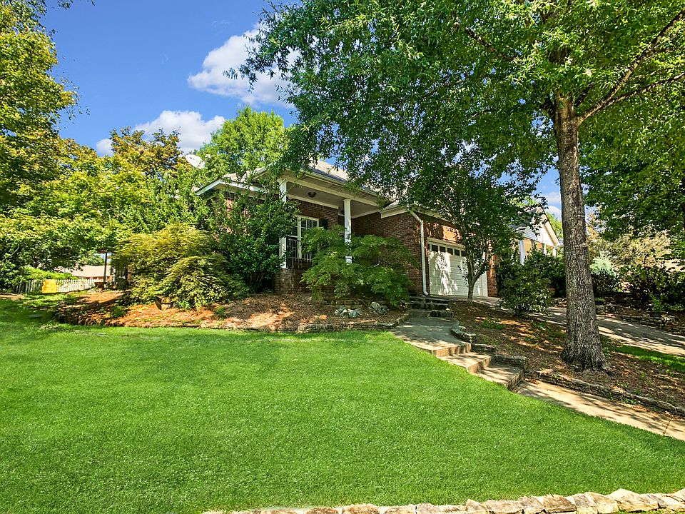 2nd image of 1941 Hillbrook Cir