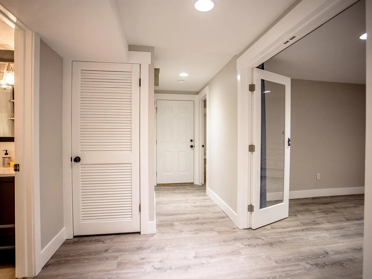 931 Green Oaks Dr — Photo 3