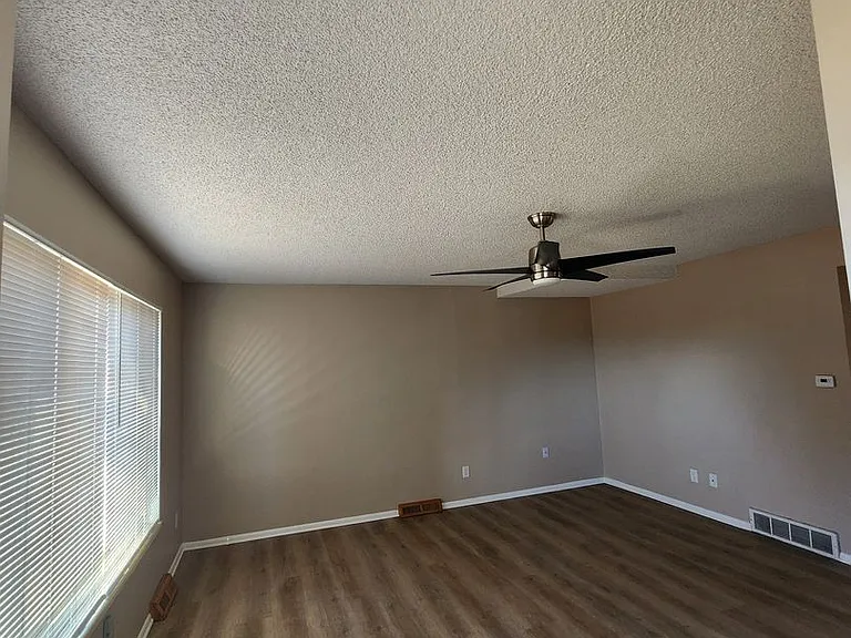 8712 Mariposa St — Photo 3
