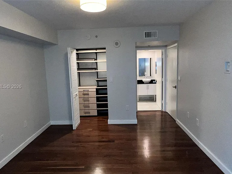 31 SE 5th St #411 — Photo 4