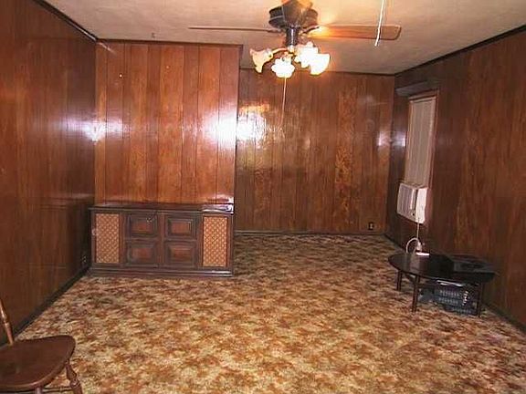 3rd image of 6347 Garnet Ave