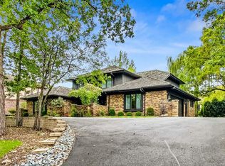 11420 Burr Oak Ln, Burr Ridge, IL 60527