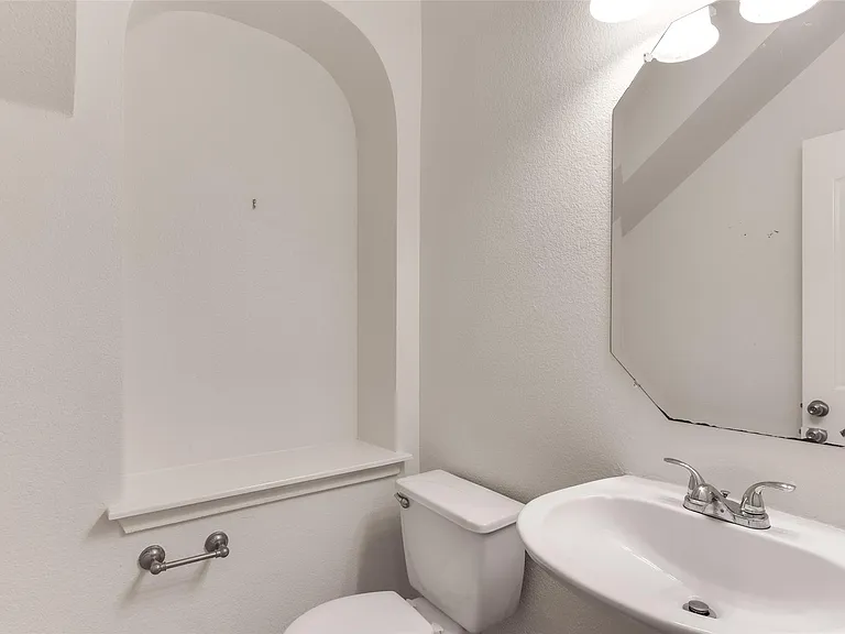 800 S Frontier Ln — Photo 12