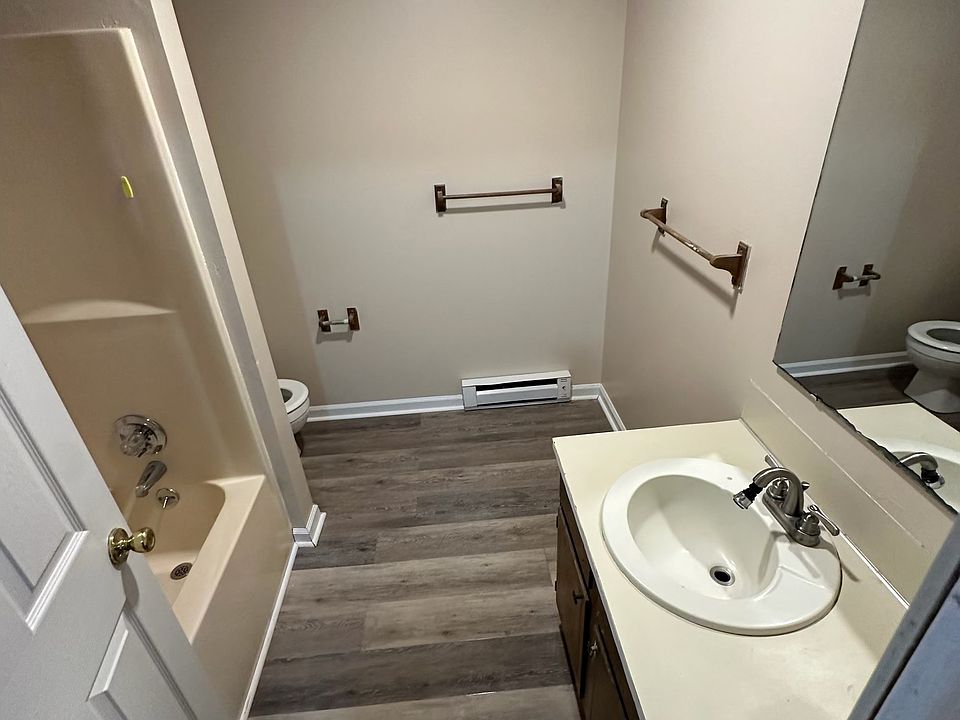 1st image of 305 Kristen Ln #4