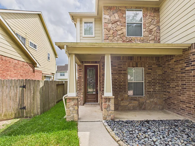 17143 Deaton Mill Dr — Photo 3