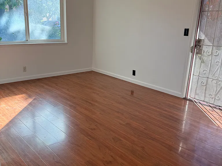 1280 Mastic St #1280 — Photo 14