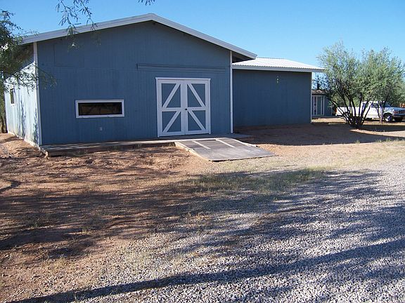 1400 sq foot shop W/basement