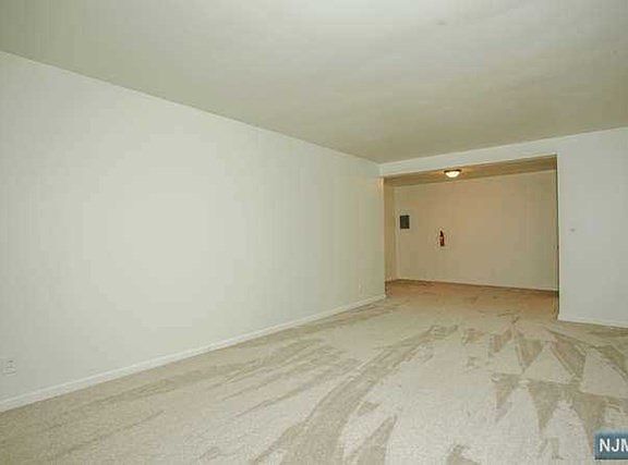 5th image of 1541 Lemoine Ave APT 3B