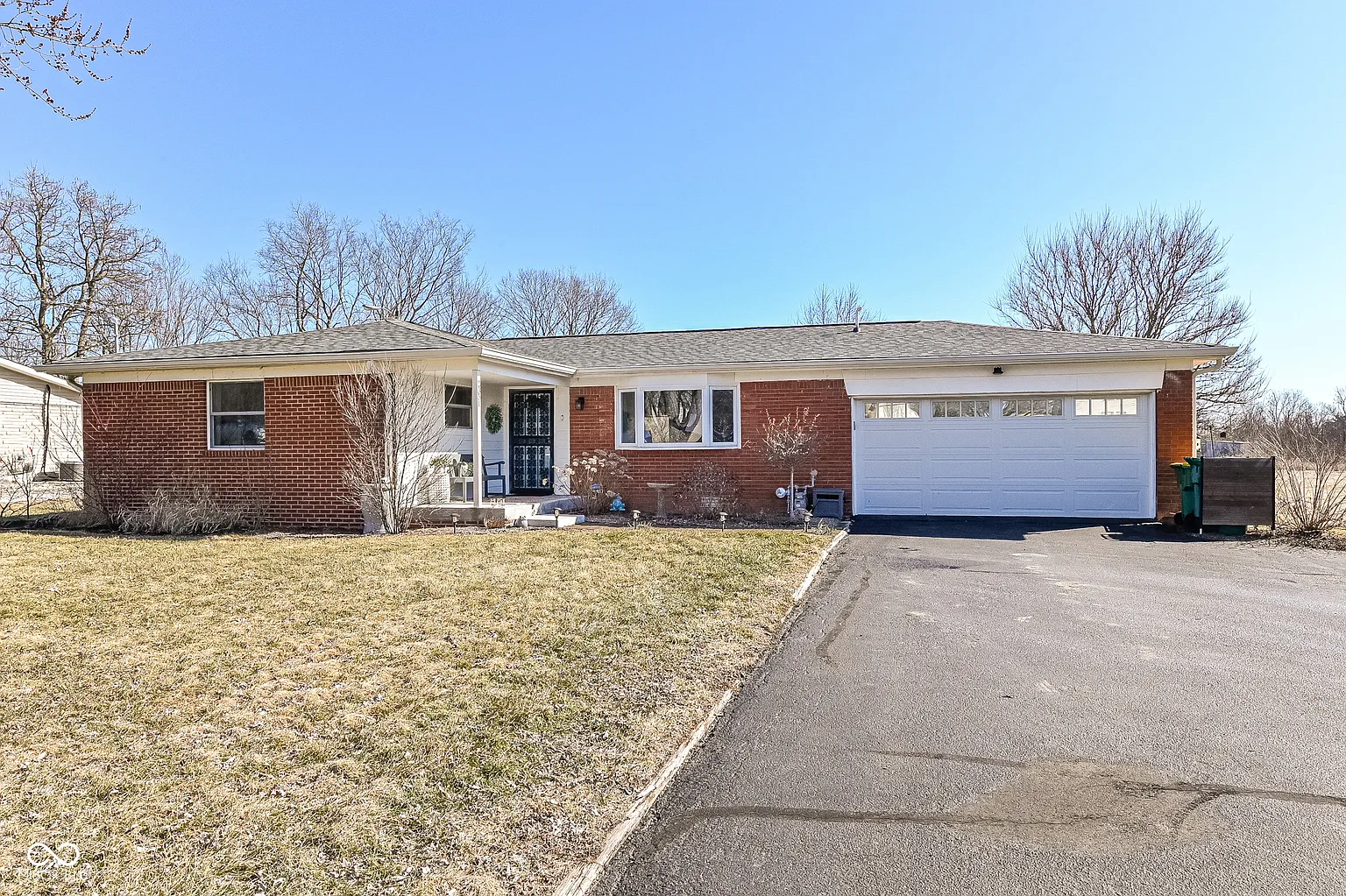 2351 N Raceway Rd photo 1
