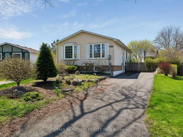 991 Cardinal Ct, Oshawa, ON L1G 6Y3