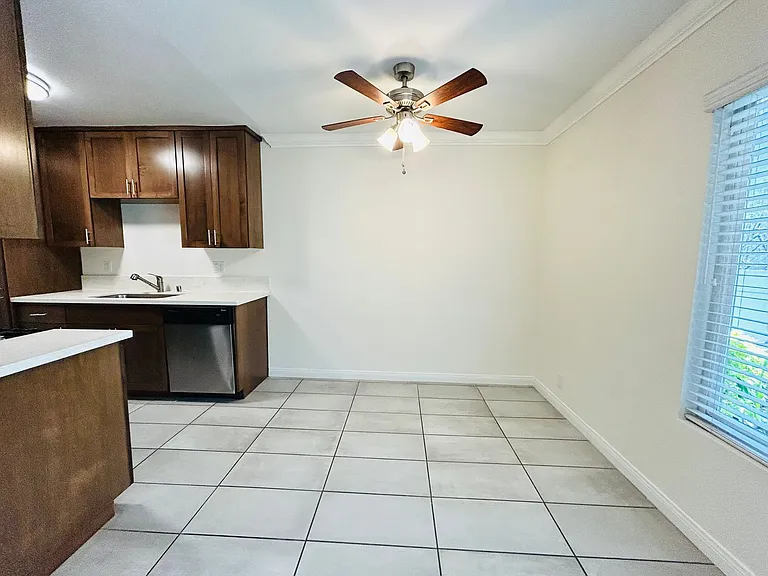 1528 Stoner Ave — Photo 7