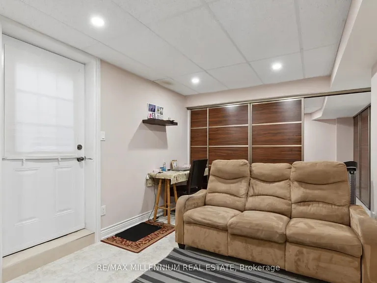 5687 Goldenbrook Dr #BASEMENT — Photo 3
