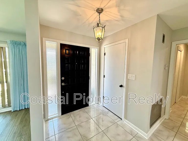 14903 Imperial Point Dr N — Photo 5