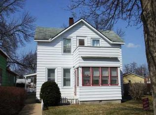 1527 Liberty St, La Crosse, WI 54603