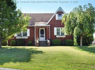 217 Nicole Dr, Hurricane, WV 25526