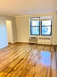 Rented by Chana Ofek, LREB