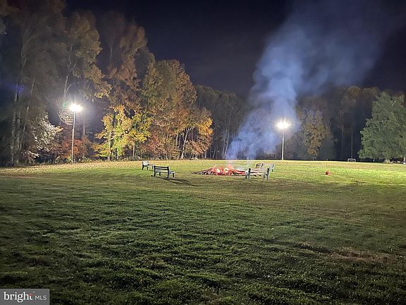 3rd image of 586 Zeitler Rd