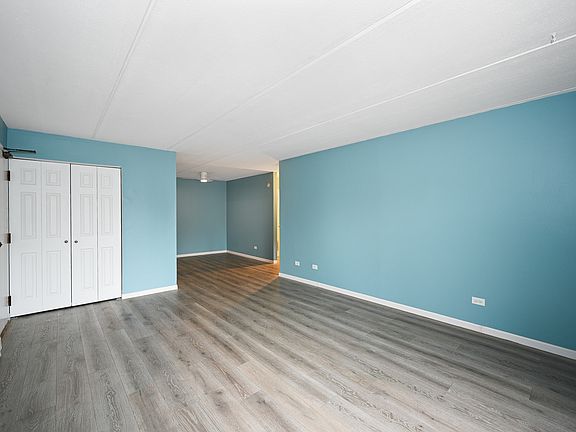 5th image of 267 Shorewood Dr APT Gd