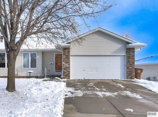 12215 N 160th St, Bennington, NE 68007