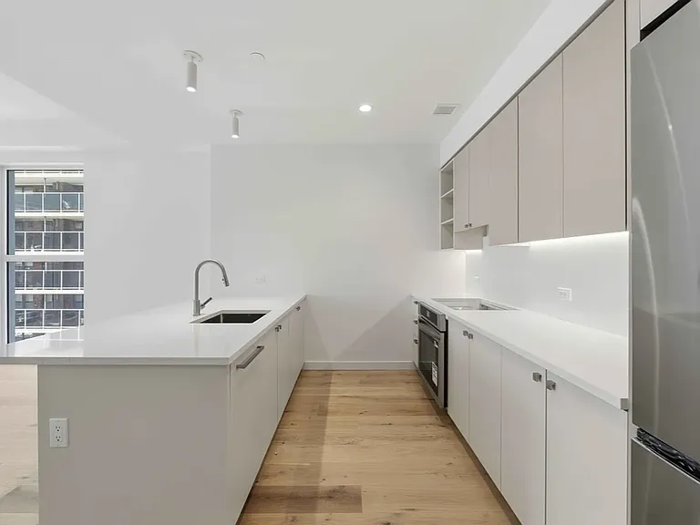636 W 158th St #3D — Photo 7