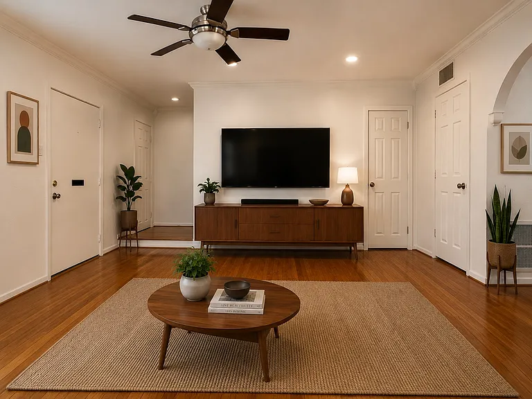 5027 N Hall St — Photo 3