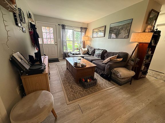 2nd image of 540 Warren Rd APT 2