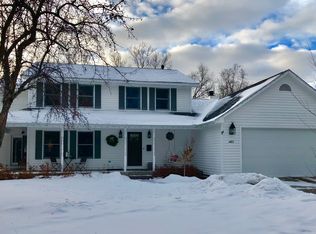 6812 Ridgeview Dr, Edina, MN 55439