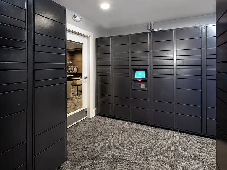 Amazon HUB Package Lockers