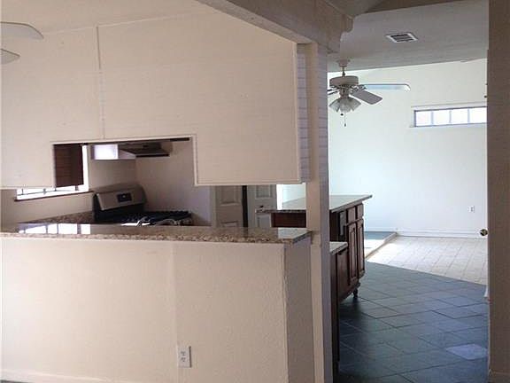 5th image of 5221 Meadow Creek Dr