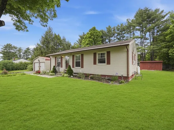 201 Batchelor St, Granby, MA 01033