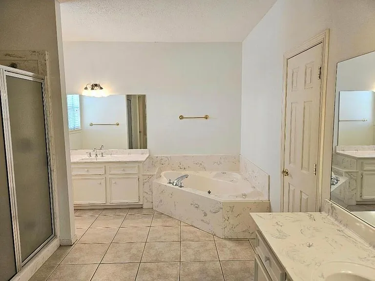 120 Hiwon Dr — Photo 18
