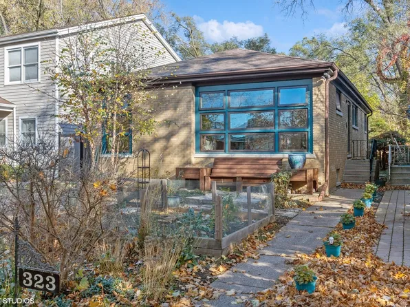 323 Darrow Ave, Evanston, IL 60202