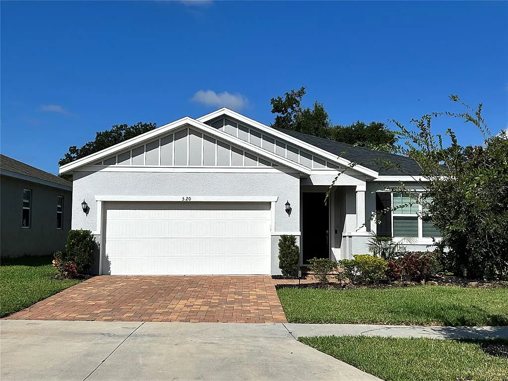 4 bed, 3.0 bath, 2328 sqft, $2,700 — Photo 2