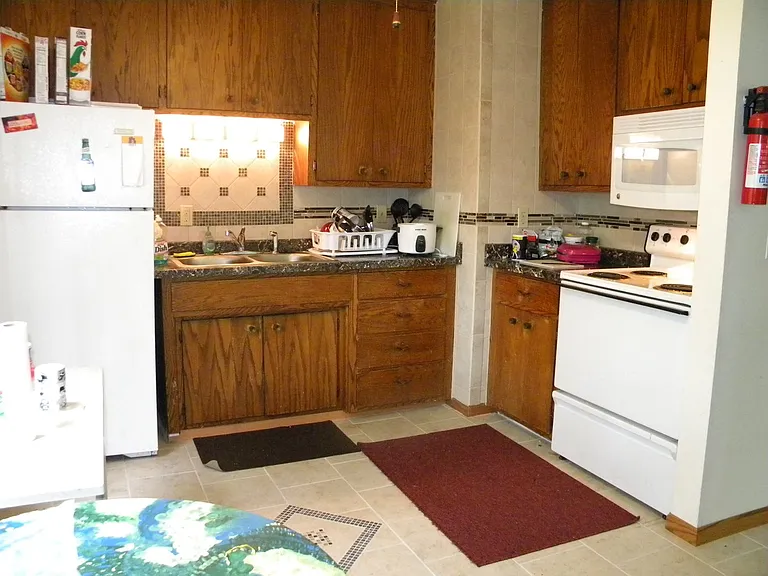 818 8th St SE — Photo 34