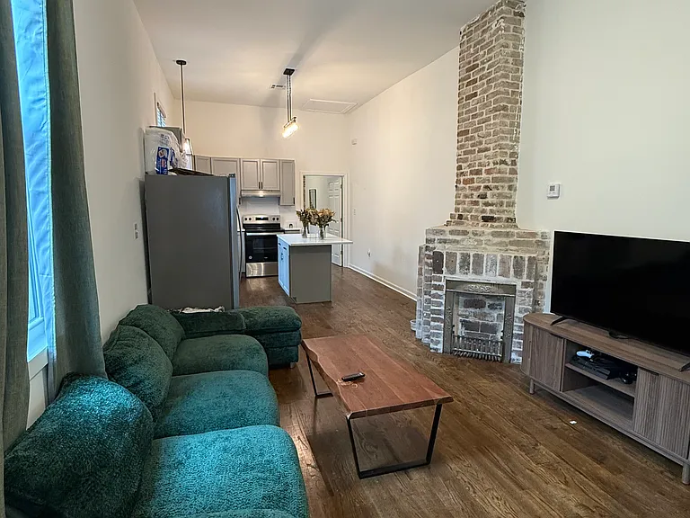 8633-35 Plum St #8635 — Photo 3