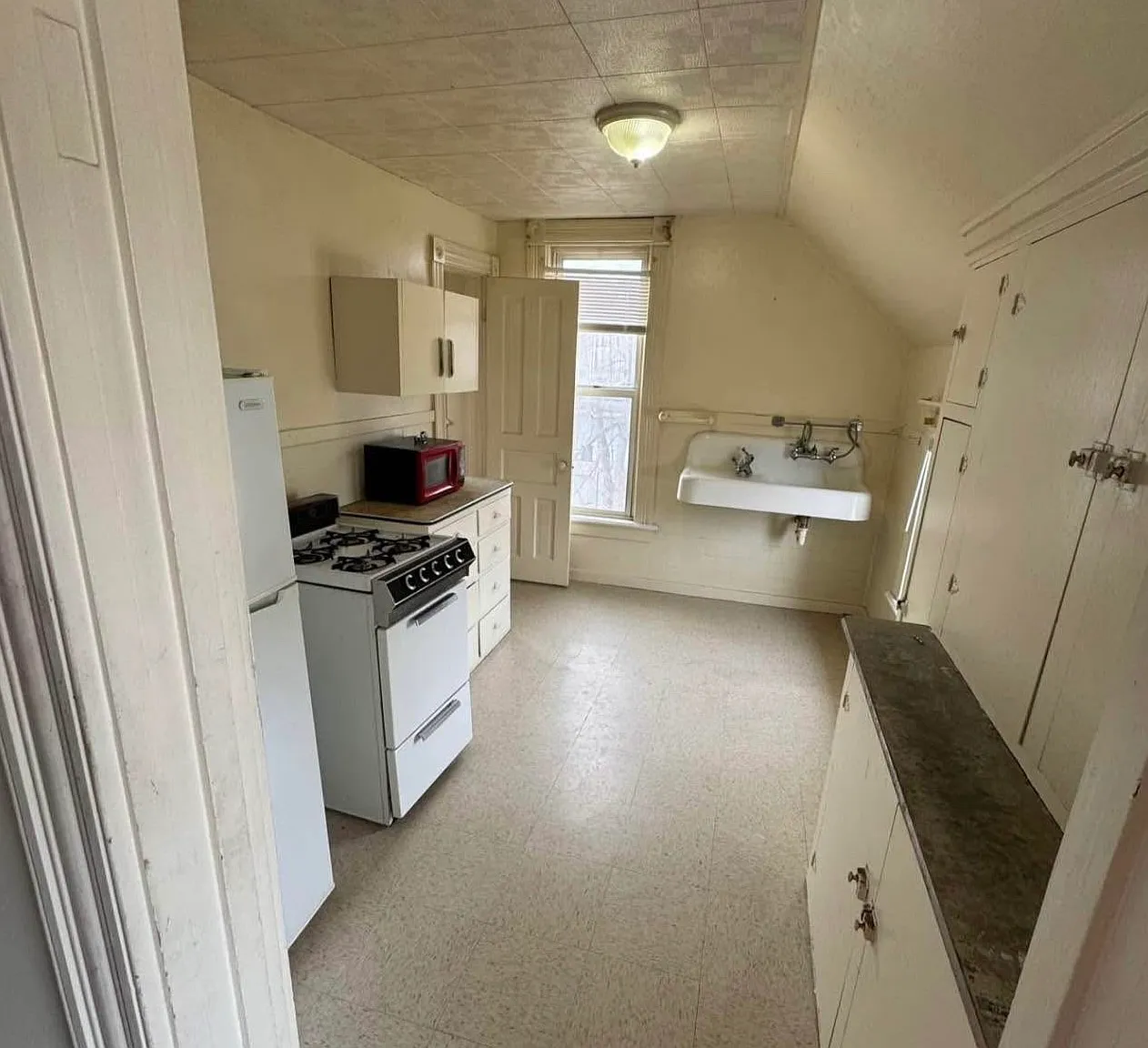 1 bed, 450 sqft, $725 — Photo 2