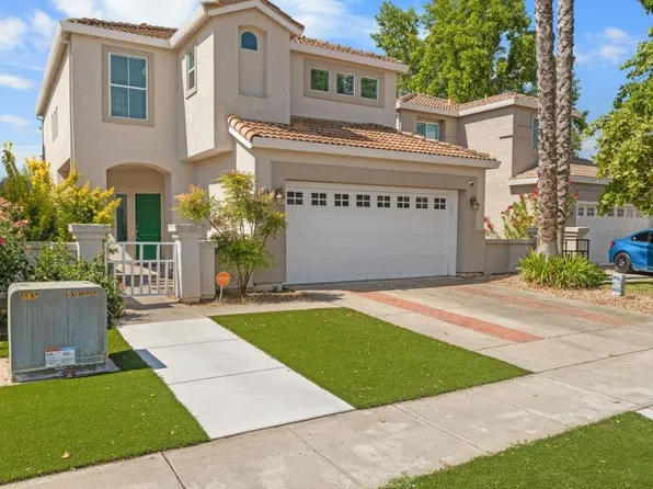 2910 W Laguna Ct, Elk Grove, CA 95758