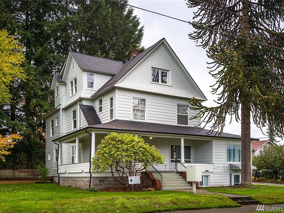 1st image of 303 17th Ave SE
