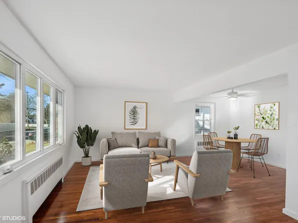 221 Amsterdam Avenue, West Babylon, NY 11704