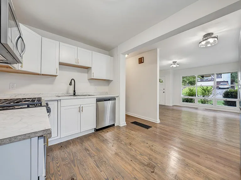 1523 Main St SW — Photo 20