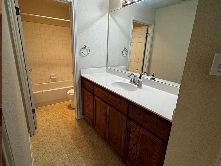 8613 Talyne Chaise Cir #B — Photo 13