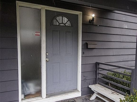 3rd image of 1735 Dogwood Dr SE