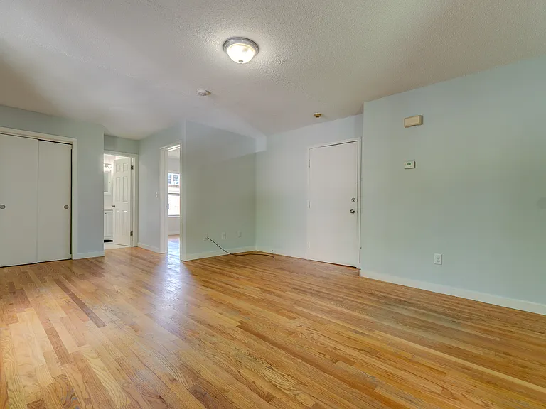 468 Mansfield St #8 — Photo 15