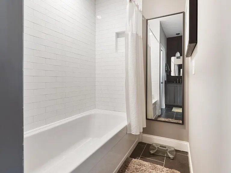 691 Fraser St SE — Photo 22