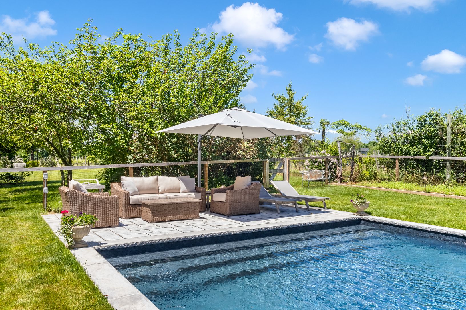  20x40 Heated Vinyl Pool with Lounge Area