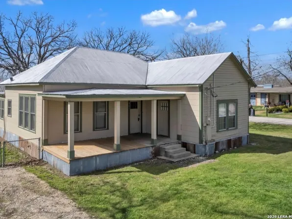 301 N Cunningham, Marion, TX 78124
