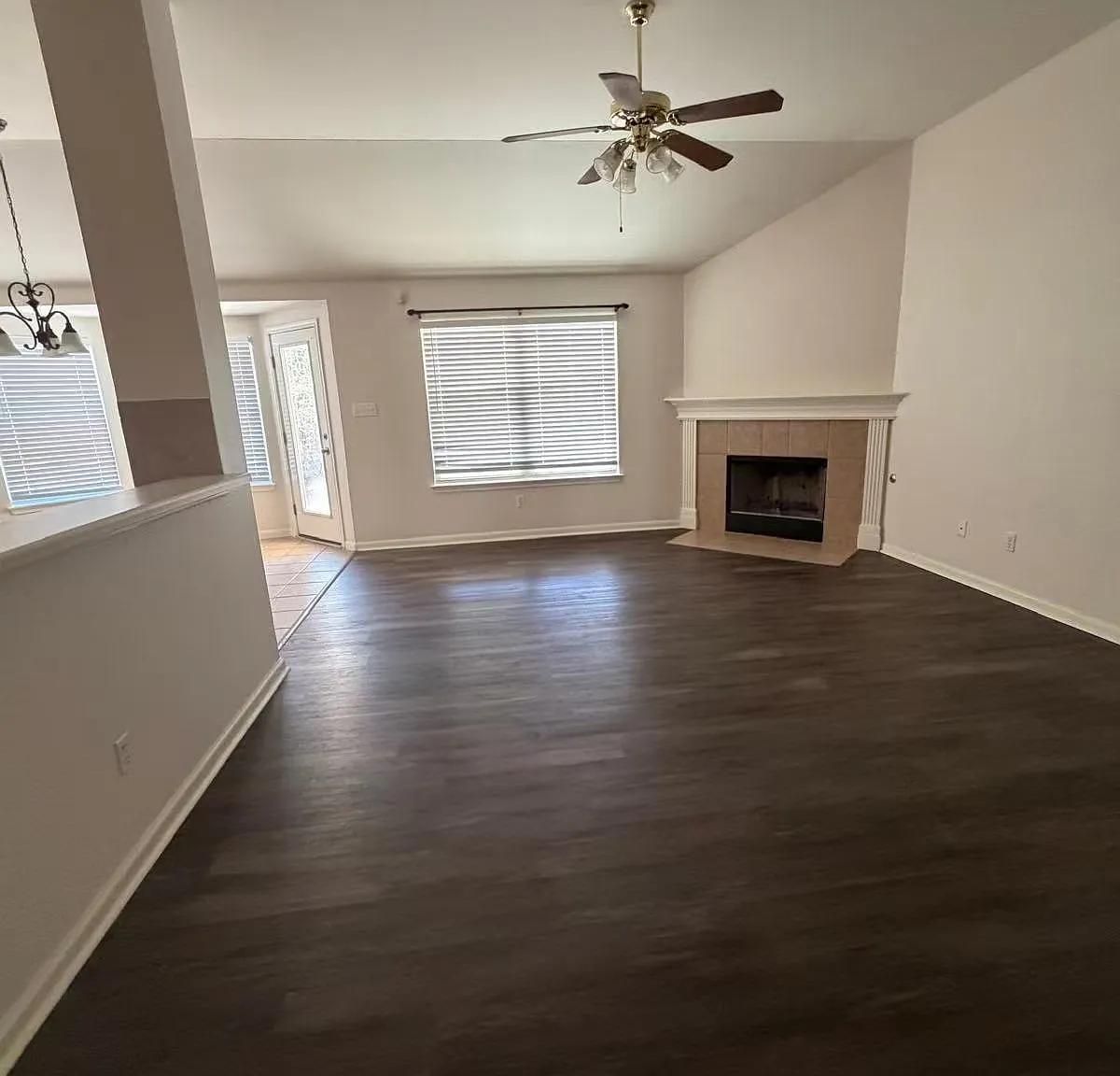 3 bed, 1356 sqft, $1,795 — Photo 1