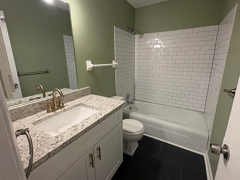 Upstairs hallway bath
