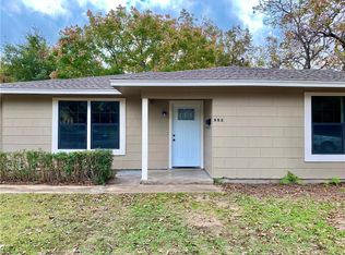 952 E Walnut St, La grange, TX 78945